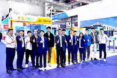 上海 で 輝く シェンファ